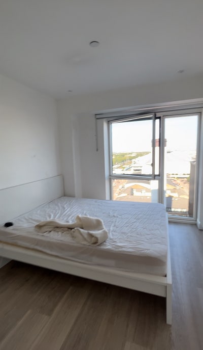 En-Suite Double Bedroom with Balcony, Bills & Gym Main Photo