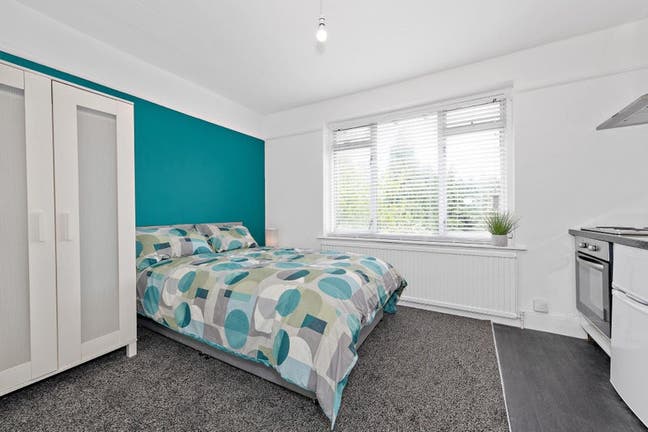 Studio Room + Kitchenette & En-Suite All Bill inc Main Photo