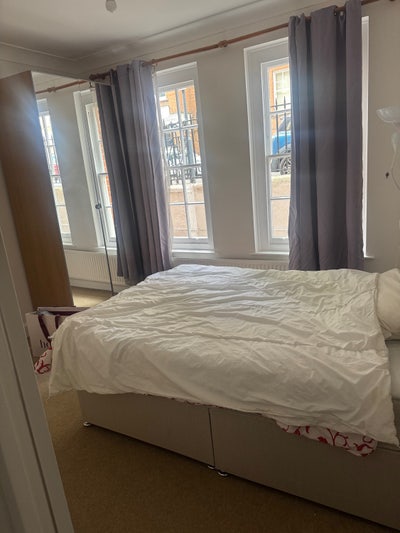 Lovely 3 bedroom apartment in West Kensington  Main Photo