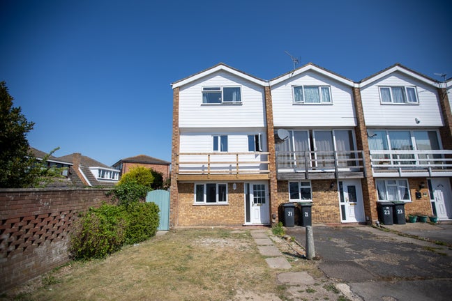 Premium Furnished Rooms in Gosport - &pound;100 Cashback Main Photo