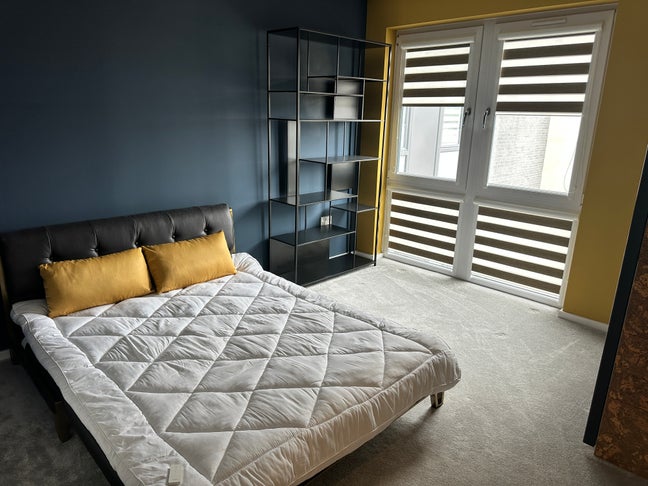 Double Room with Private Bathroom in a Quiet flat Main Photo