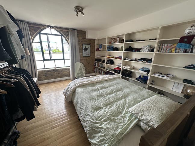 Stunning Riverside London room Main Photo