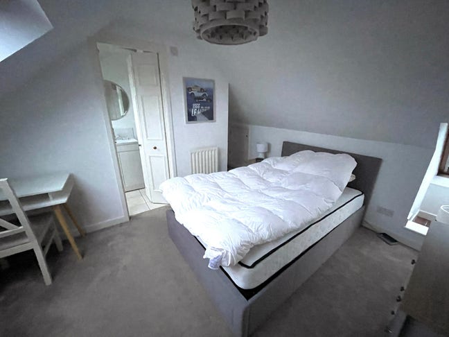 Double Room with Private Ensuite - central Weybrid Main Photo